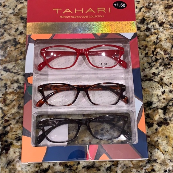 Tahari Other - 🌷TAHARI READERS 1.5 NWT